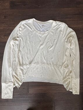 Women’s Long Sleeve Crewneck Top in Cream
